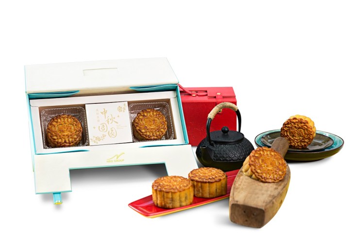 1 -NEO 4 treasures new Group Shot