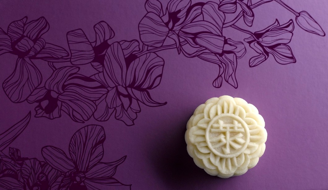 1Snowskin Mooncake Champagne Truffle and Ganache (1)