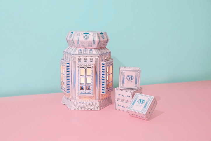 1Lady M Mooncake Packaging