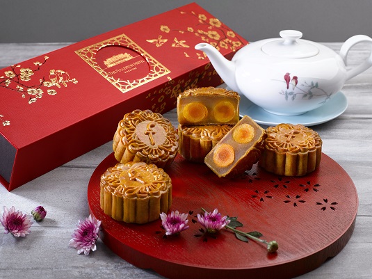 1White Lotus Seed Paste with Double Yolk Baked Mooncakes