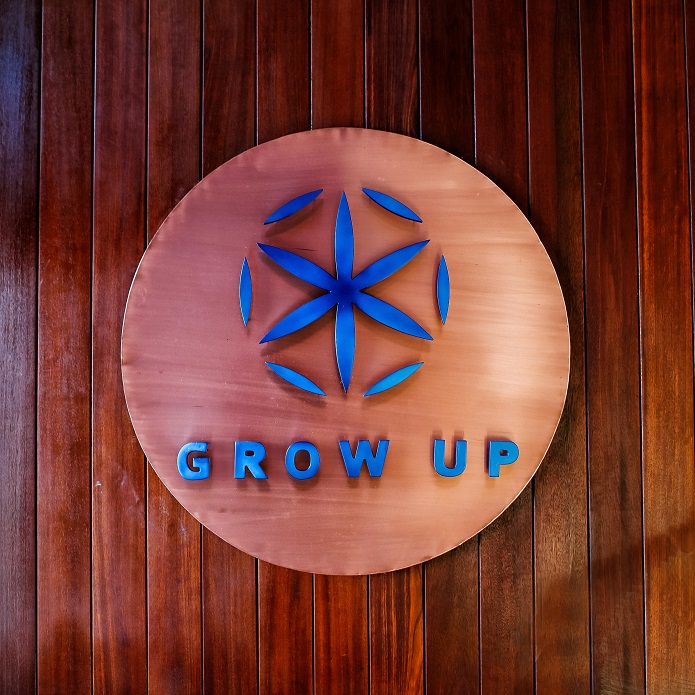 GROW UP8