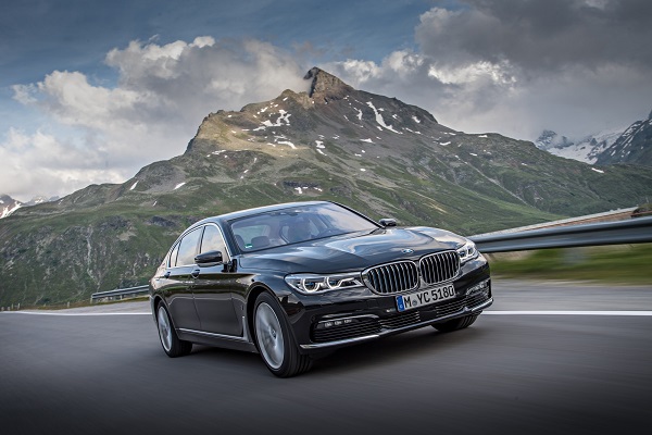 P90226930_highRes_bmw-740le-xdrive-ipe