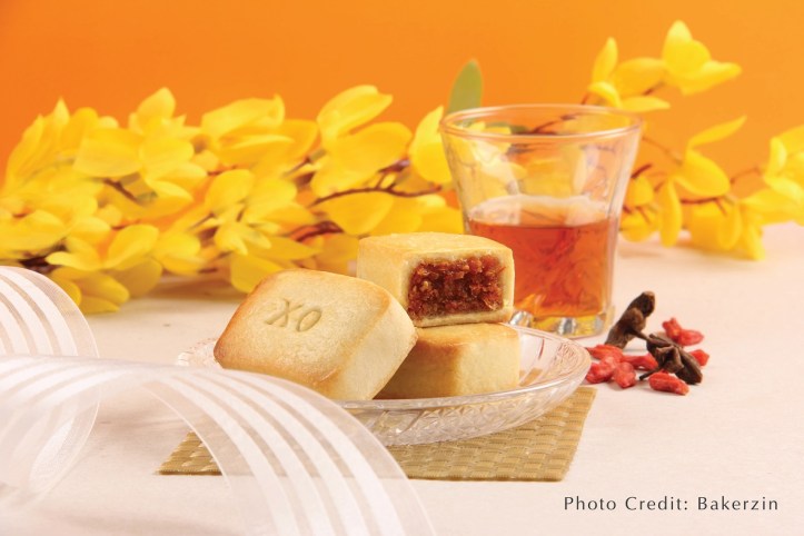 XO Golden Pillow Pineapple Tarts