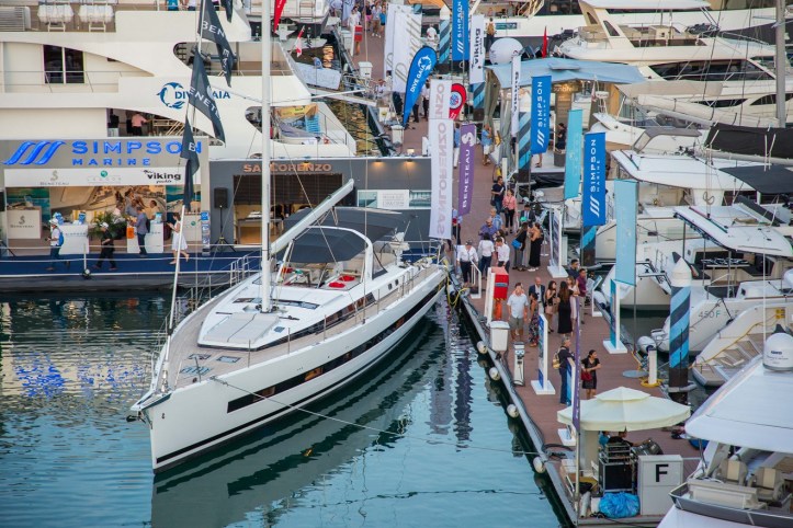 EE3A5052RT-creditBlueiProd