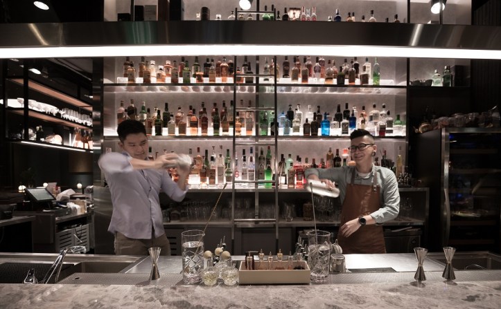 D. Chill bartenders_duo 2