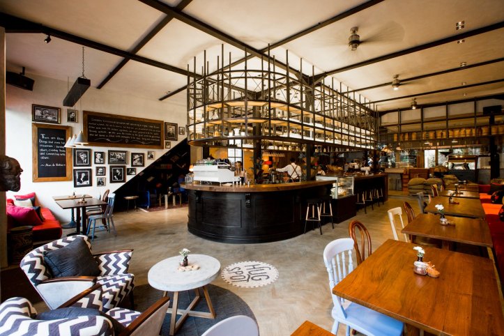 Entrance and bar SoulBytes Bali 11.03.49