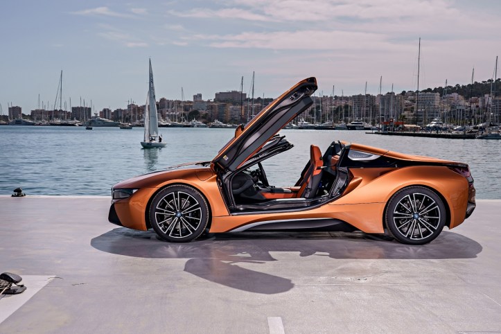 P90301918_highRes_bmw-i8-roadster-04-2