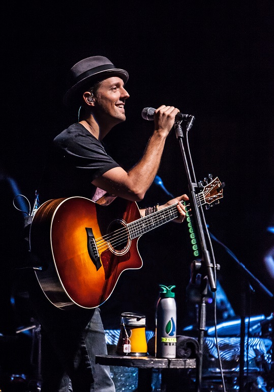 Jason Mraz photo by Eric Morgensen.jpg