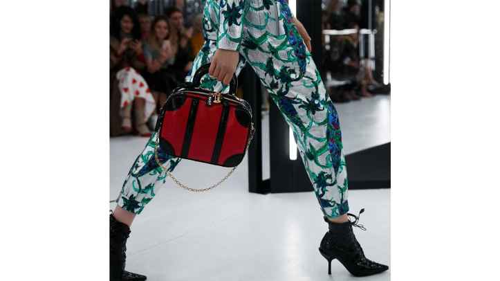 louis-vuitton--1300_LVNow_Women_Spring_Summer_2019_Show_Details_7_DI3