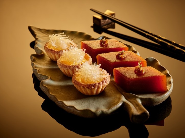 Bird's Nest Tart and Steamed Red Date Cake with Osmanthus Syrup