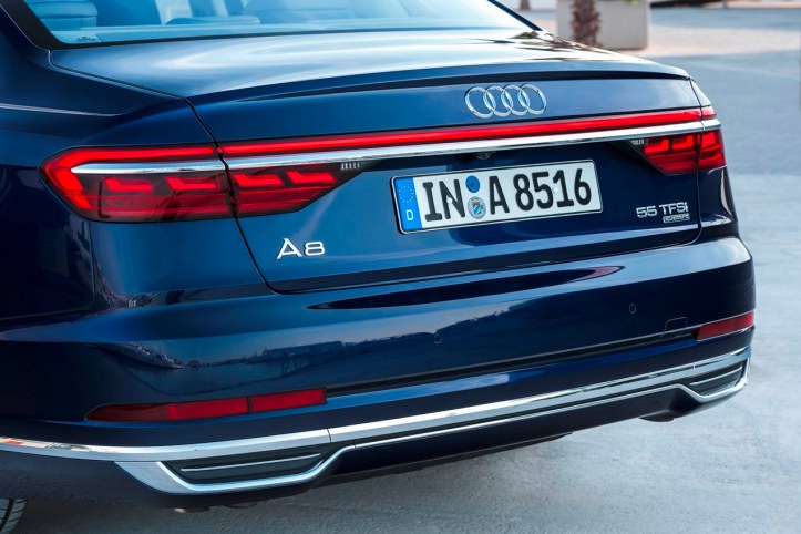Audi A8 (16)