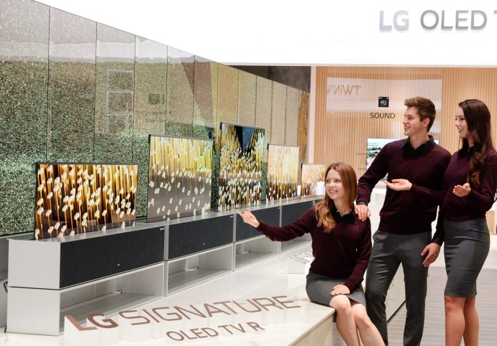 LG OLED TV R Booth 01.jpg