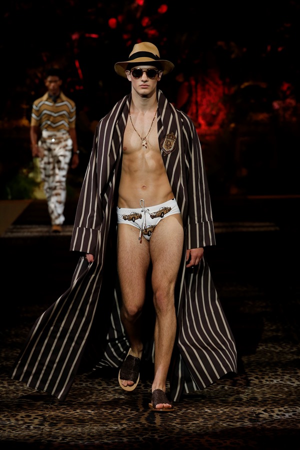 Dolce&amp;Gabbana Men's Fashion Show Spring-Summer 2020 (42)