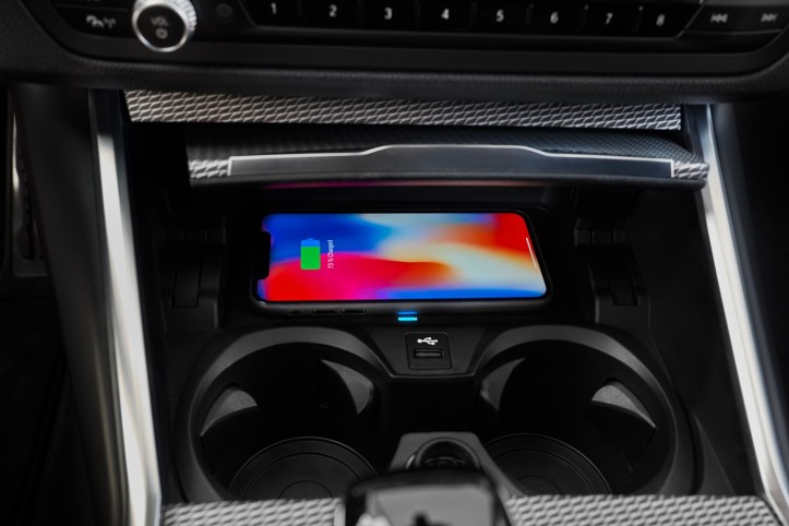 P90332499_highRes_the-all-new-bmw-330i