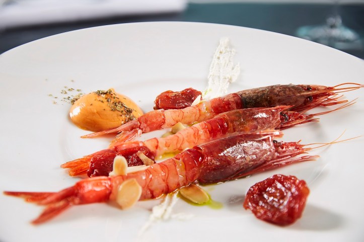 Antipasti_raw red prawns from Mazara warm ricotta, tomato confit cocktail sauce espuma_credits solostepstudio