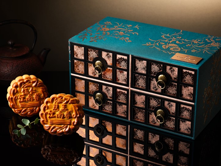 Jiang-Nan Chun - Mooncake Box.jpg