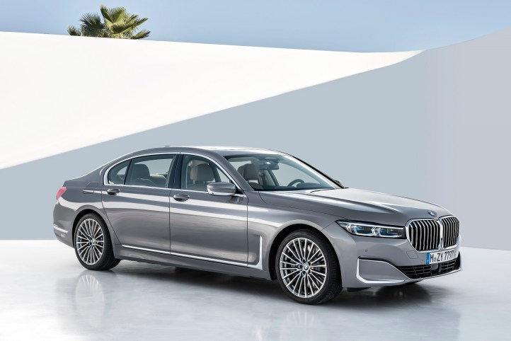 P90333084_highRes_the-new-bmw-7-series