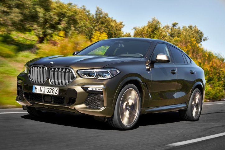 P90356693_highRes_the-new-bmw-x6-drivi