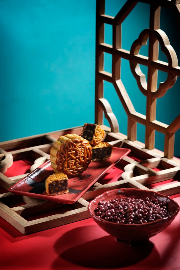 MOS_Mooncake2019-Azuki Red Bean Paste and Pine Nuts