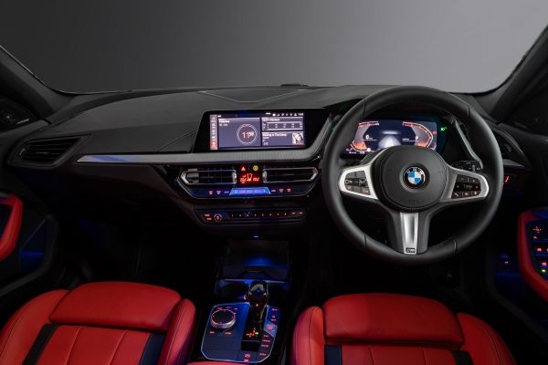 P90363245_lowRes_the-all-new-bmw-1-se