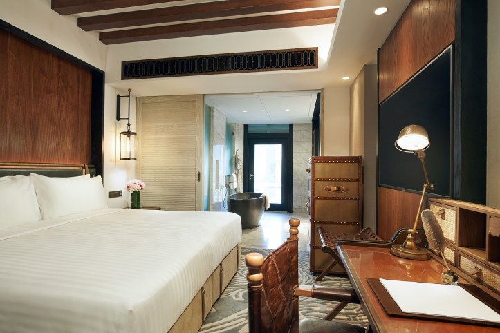 4. The Barracks Hotel_Premier Room_King