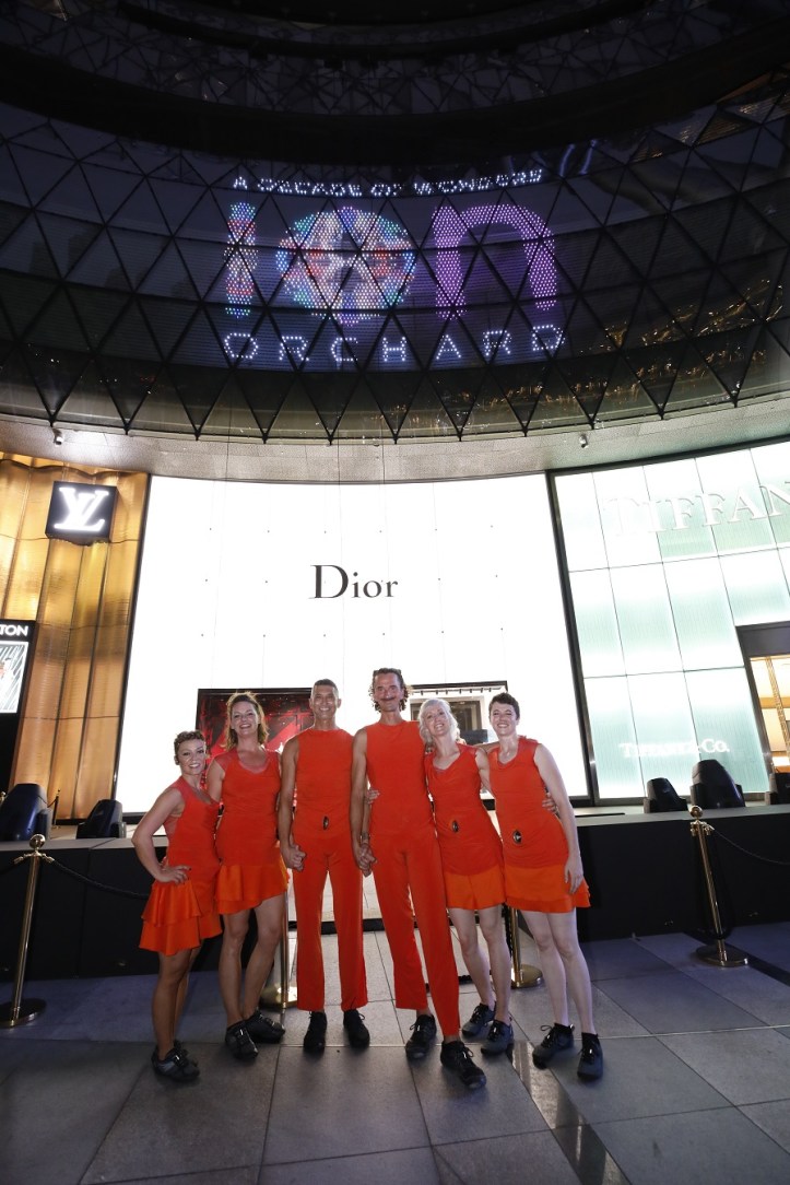 Bandaloop at ION Orchard (Bandaloop dancers 1)
