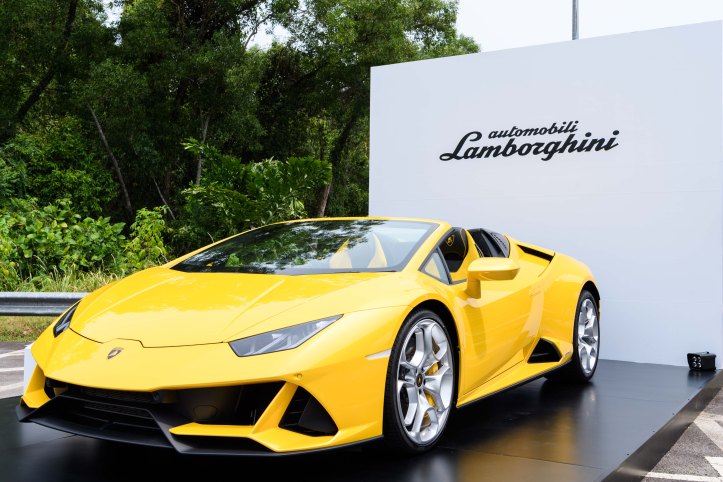 Lamborghini Lounge 14.jpg