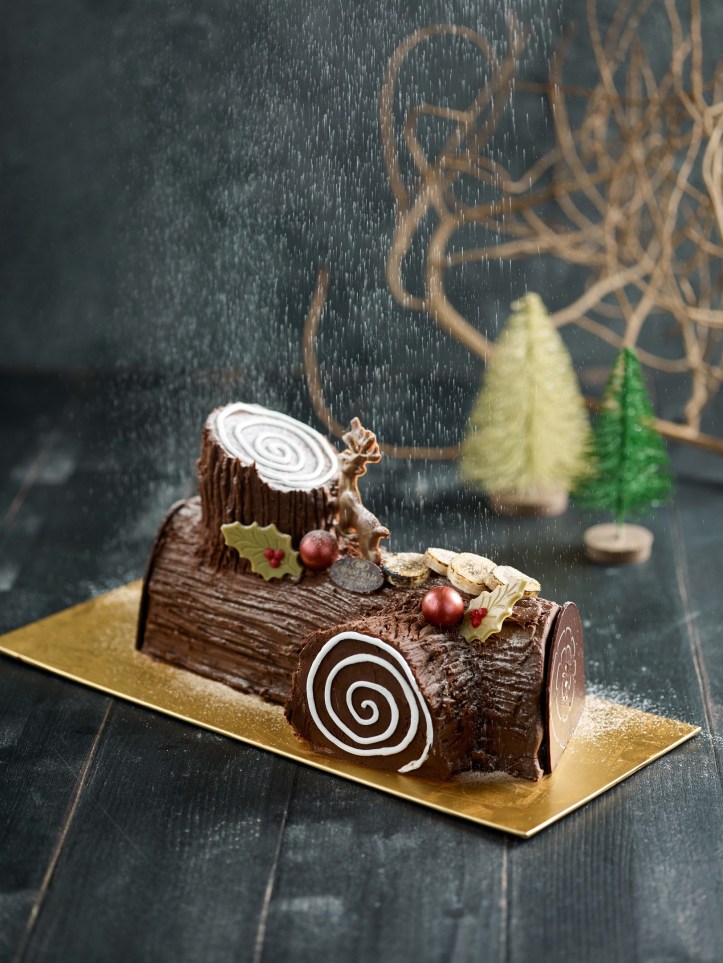Crowne Plaza Changi Airport - Festive 2019 - Choclate Banana Log Cake.jpg
