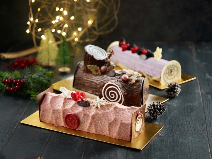 Crowne Plaza Changi Airport - Festive 2019 - Log Cakes (2)