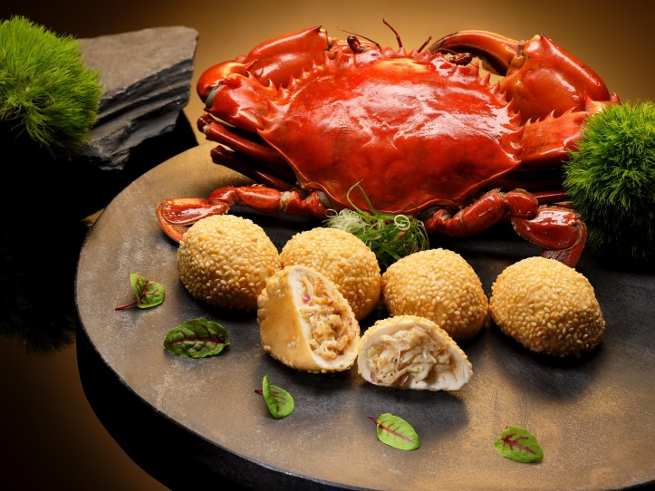 Deep-Fried Singapore White Pepper Crab Bun