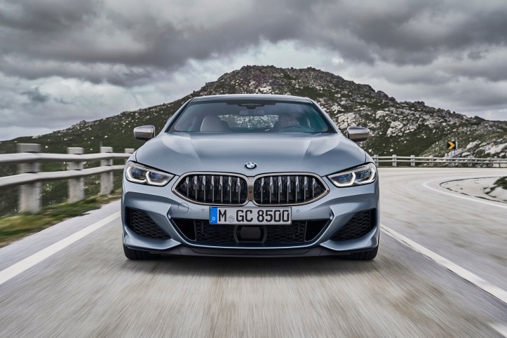 P90351032_highRes_the-new-bmw-8-series