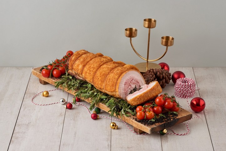 Regent Singapore_Basilico_Wood Oven Roasted Roman Crispy Pork Belly with Wild Fennel and Apple Sauce