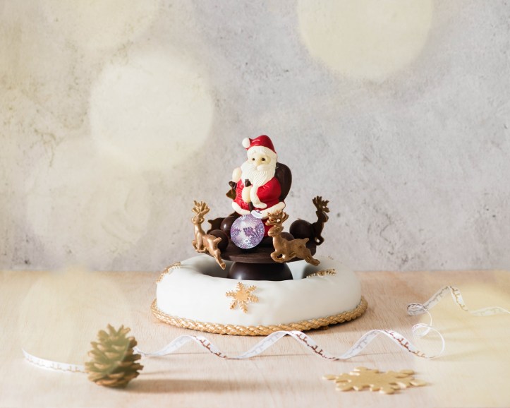 Santa's Carousel Cake