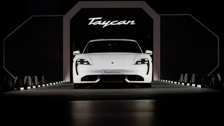 high_asia_pacific_premiere_of_the_taycan_singapore_2019_porsche_ag