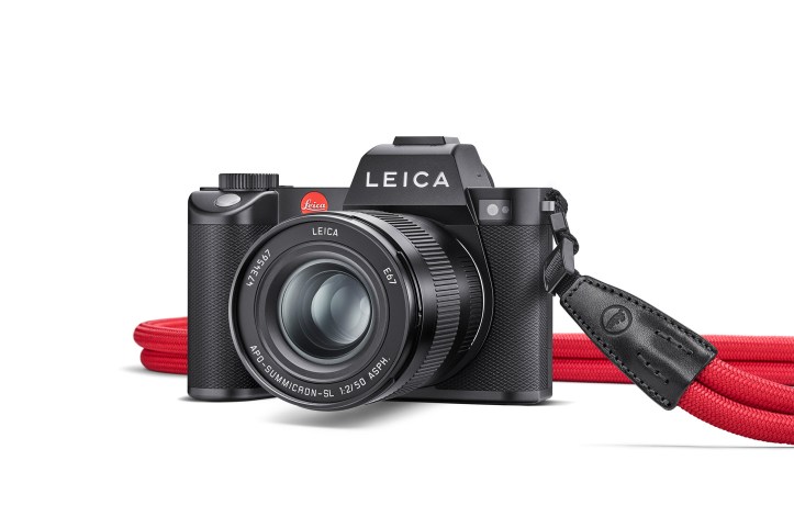 Leica_VADER_Hero_Trageriemen_LoRes_sRGB