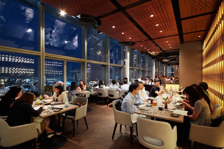 LeVeL33-Night_Dining Room