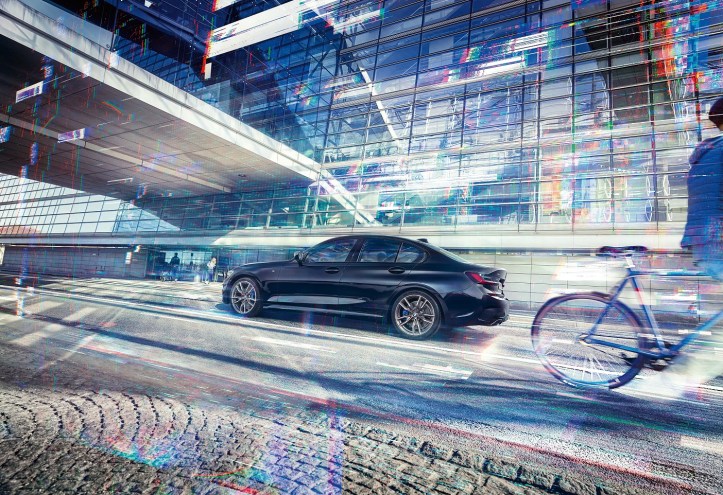 P90338058_highRes_the-all-new-bmw-3-se