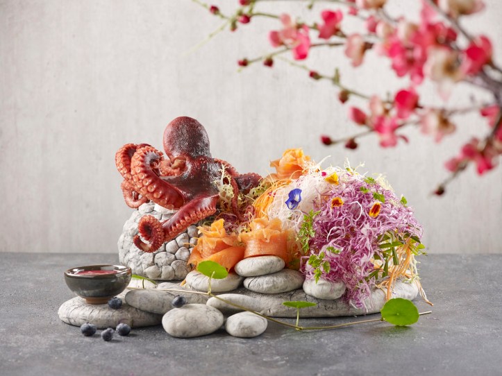 Xin Cuisine_Japanese Octopus and Salmon Yu Sheng with Blueberry Sauce