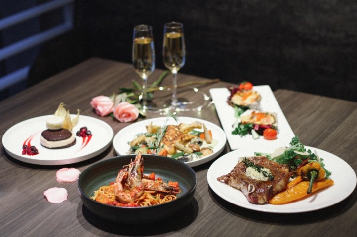 A Taste of Romance at SE7ENTH lowres