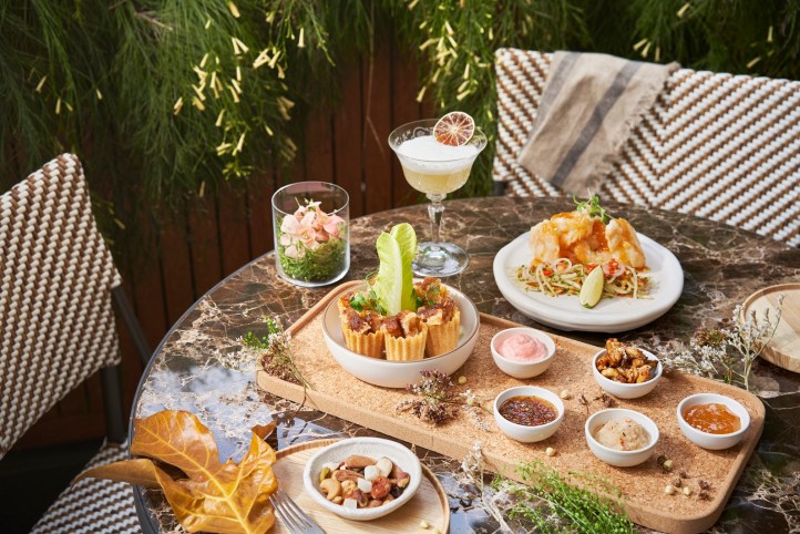 Nonya Kueh Pie Ti &amp; Spicy Tiger Prawns