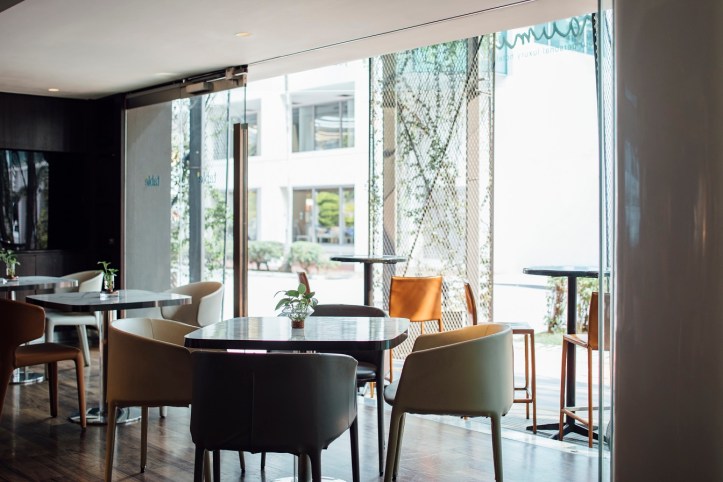 Table Restaurant &amp; Bar_open panels