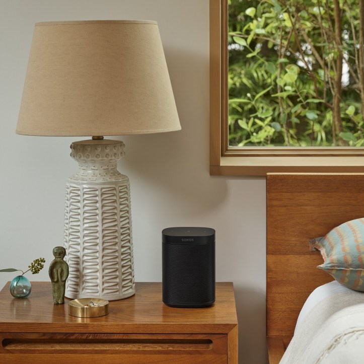 One_SL_Black-Lifestyle-Bedroom