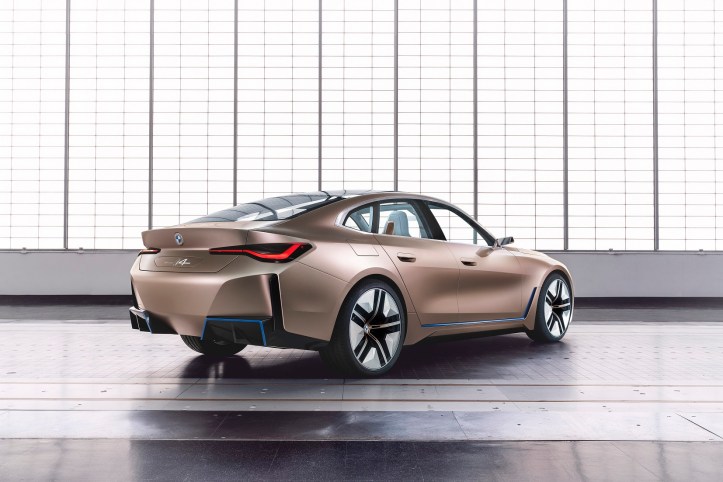 P90384990_highRes_bmw-concept-i4-02-20