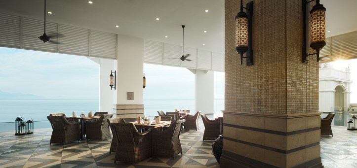 VA Poolside Terrace 02