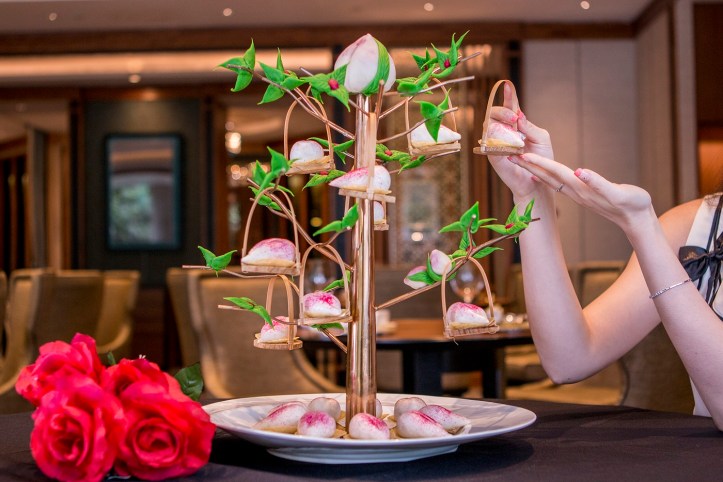 Orchard Hotel Singapore- Hua Ting Restaurant- Prosperity Buns.