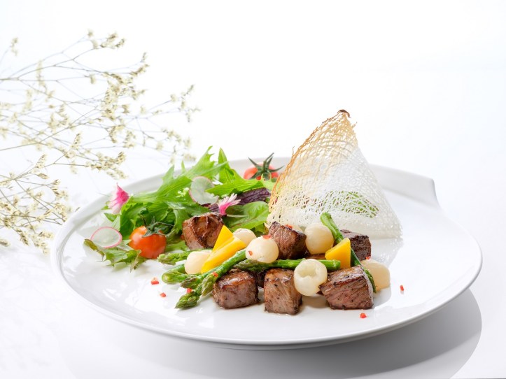 Stir-fried Wagyu Beef Cubes with Black Pepper and Longan