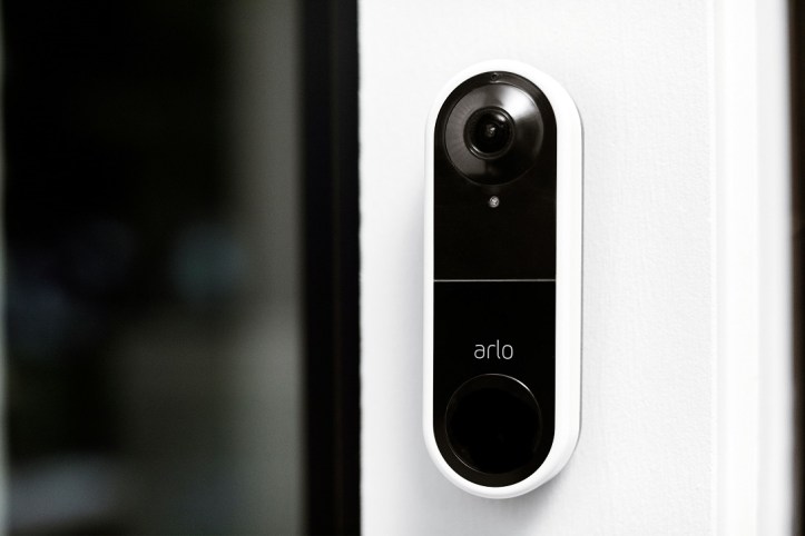 Video_Doorbell_Lifestyle_Mounted_O[1]