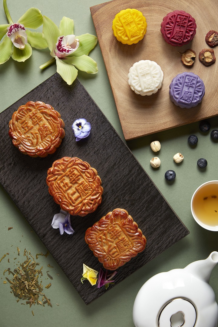 Copy of Baked Mooncakes_Hua Ting Restaurant_Orchard Hotel Singapore 12