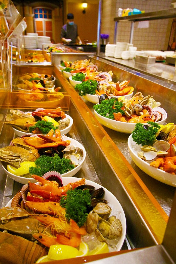 Individual Seafood Platters, Carousel, Royal Plaza on Scotts