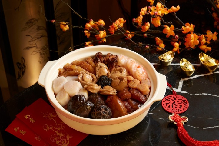 Bountiful Seafood Treasure Pot